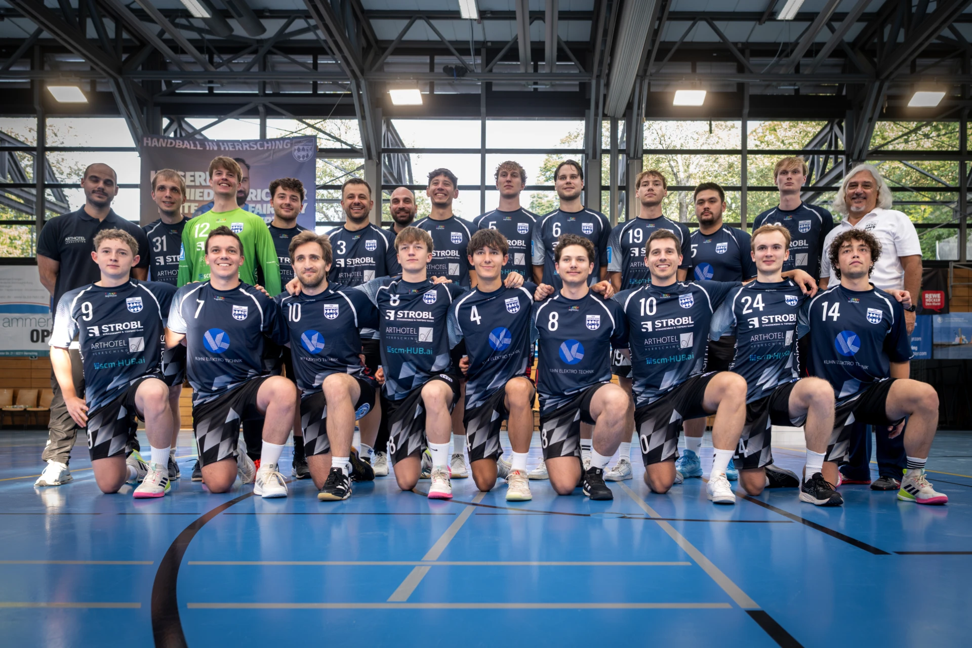 Teampräsentation und Testspiele der Damen und Herren